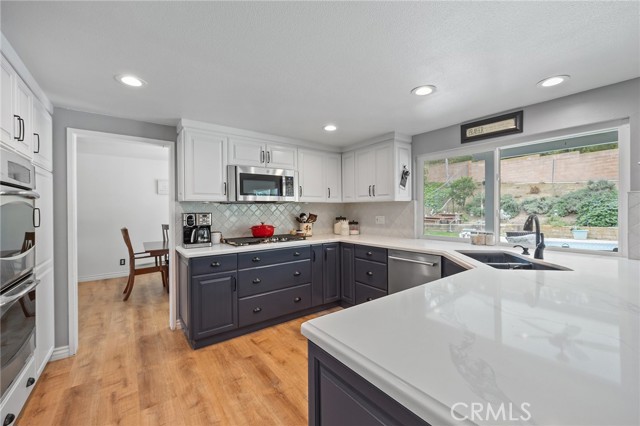 710 W Country Hills W Drive, La Habra CA: https://media.crmls.org/medias/a841e0d6-709b-468c-915d-cc4073521c0f.jpg
