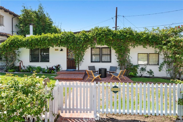 3017 Elm Avenue, Manhattan Beach, California 90266, 2 Bedrooms Bedrooms, ,2 BathroomsBathrooms,Residential,Sold,Elm,SB21199179