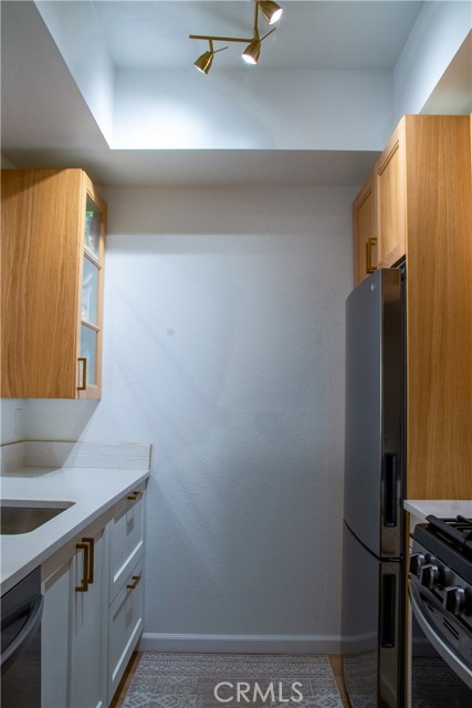 Detail Gallery Image 9 of 21 For 19350 Sherman Way #338,  Reseda,  CA 91335 - 2 Beds | 2 Baths