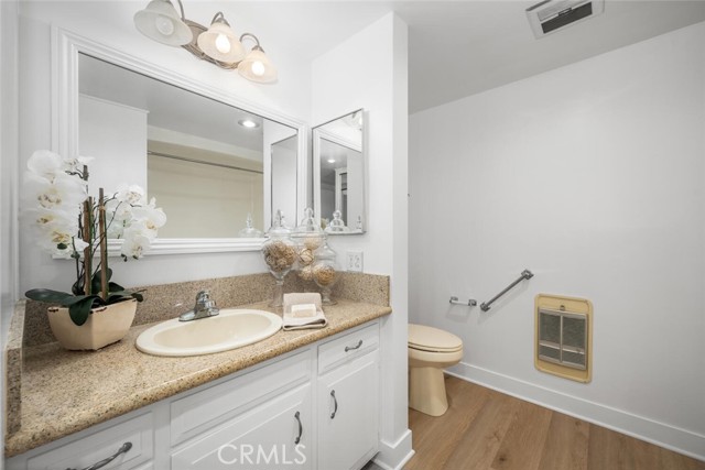Detail Gallery Image 16 of 24 For 13400 Del Monte #1 M,  Seal Beach,  CA 90740 - 2 Beds | 2 Baths
