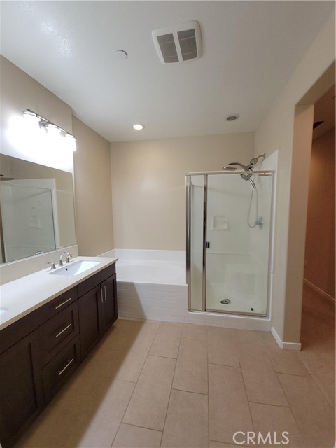 Detail Gallery Image 22 of 26 For 1568 W Artesia Square #E,  Gardena,  CA 90248 - 2 Beds | 2/1 Baths