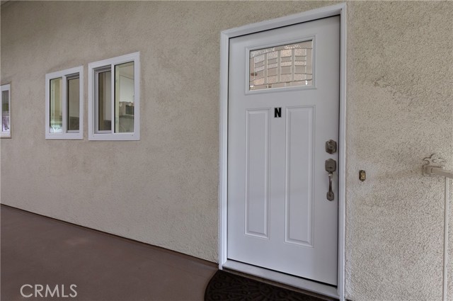 Front Entrance. No Stairs
