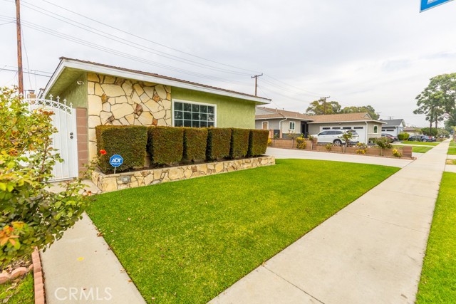 Detail Gallery Image 4 of 54 For 11229 Elmhurst Dr, Norwalk,  CA 90650 - 4 Beds | 2 Baths