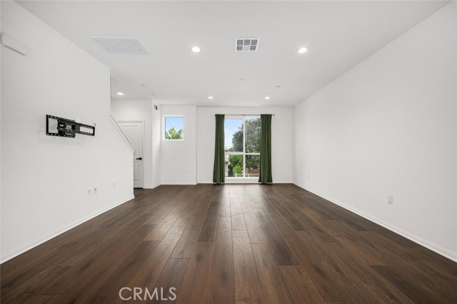 Detail Gallery Image 15 of 63 For 5860 Linden #8,  Long Beach,  CA 90805 - 3 Beds | 2/1 Baths