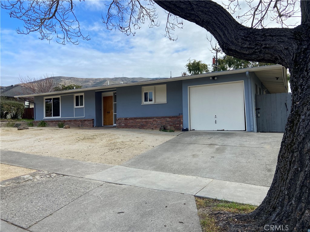 2450 Boulevard Del Campo