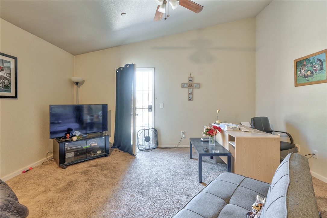 Detail Gallery Image 13 of 26 For 435 E San Pedro St, Merced,  CA 95341 - 5 Beds | 2 Baths