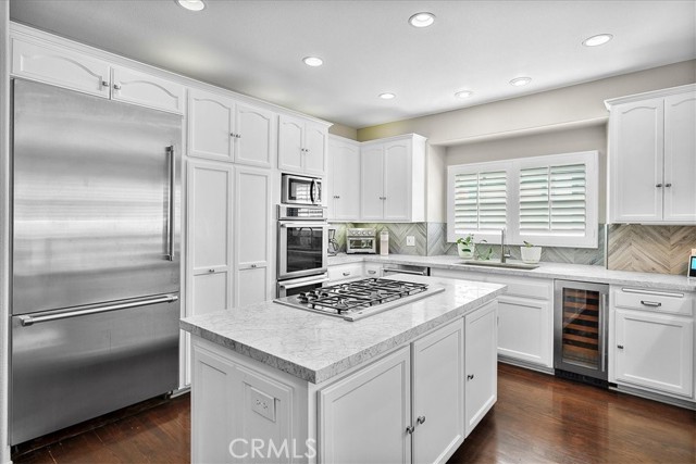 2301 Walnut Avenue, Manhattan Beach, California 90266, 4 Bedrooms Bedrooms, ,3 BathroomsBathrooms,Residential,Sold,Walnut,SB22033691