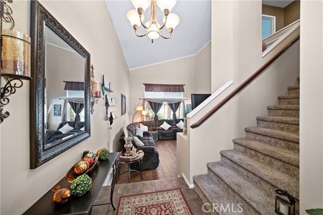 Detail Gallery Image 6 of 36 For 901 Primrose Lane, Corona,  CA 92878 - 3 Beds | 2/1 Baths