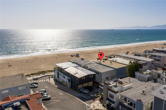 2208 The Strand, Manhattan Beach CA: https://media.crmls.org/medias/a848be17-c850-4da7-a989-fa0aba52d287.jpg