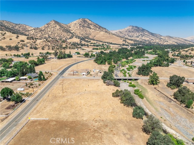5770 Elwood, Sanger CA: https://media.crmls.org/medias/a848e8e0-6186-49ea-8cb1-371d62b5909b.jpg