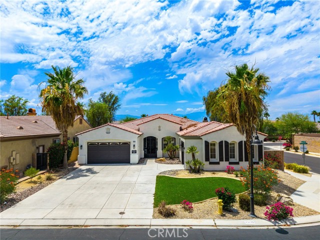 43875 Spiaggia Place, Indio CA: https://media.crmls.org/medias/a8490b2e-abb9-41da-9696-8fc963f2d335.jpg