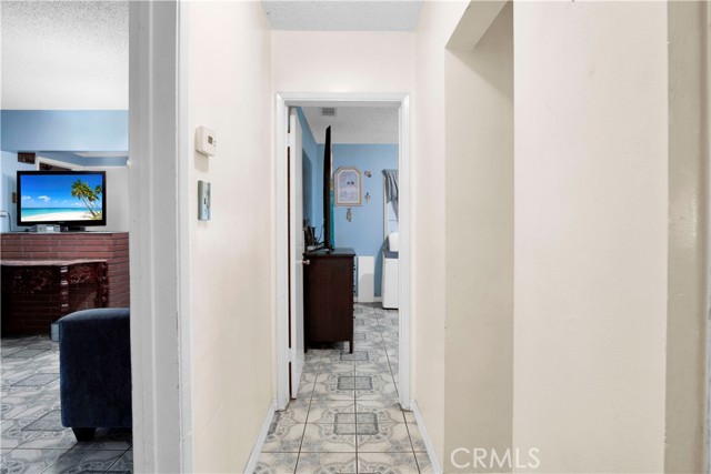 11028 Condon Avenue, Inglewood CA: https://media.crmls.org/medias/a84952dc-8ce7-4a66-889b-92c302cad224.jpg