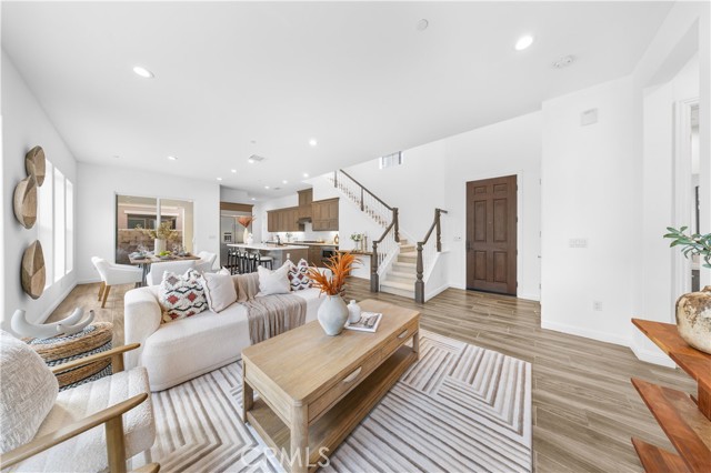 Detail Gallery Image 6 of 49 For 20611 W Chestnut Cir, Porter Ranch,  CA 91326 - 4 Beds | 3 Baths