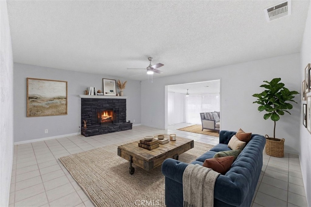 https://media.crmls.org/medias/a84ac440-18b3-4a57-96b6-aa6ceca4fc95.jpg?preset=X-Large