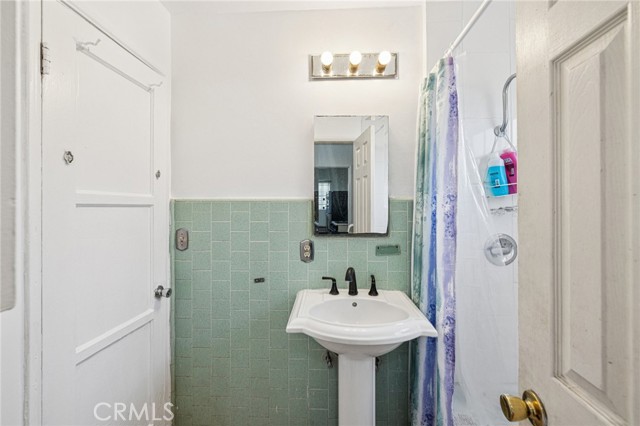 Detail Gallery Image 18 of 23 For 2938 Oakwood, Lynwood,  CA 90262 - 2 Beds | 1 Baths