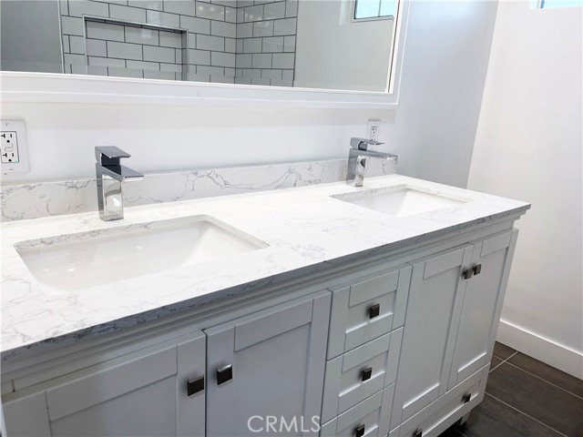 6221 Glide Avenue, Woodland Hills CA: https://media.crmls.org/medias/a84b9e93-f7cc-4572-82f6-2fd9ccc475e5.jpg