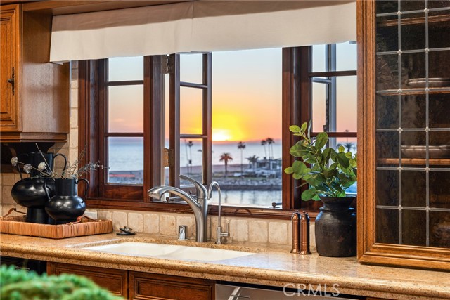 Detail Gallery Image 25 of 54 For 2727 Ocean Bld, Corona Del Mar,  CA 92625 - 3 Beds | 4/1 Baths