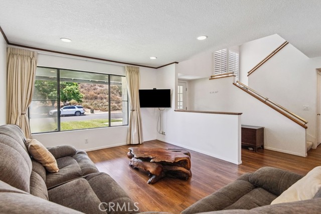 42724 Santa Suzanne Place, Temecula CA: https://media.crmls.org/medias/a84d68d0-2698-4035-92f4-9fffc8c7ddb7.jpg
