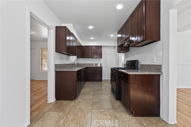 6819 Bellaire Avenue photo 12
