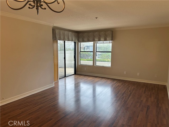 Detail Gallery Image 4 of 16 For 260 Cagney #112,  Newport Beach,  CA 92663 - 1 Beds | 1 Baths