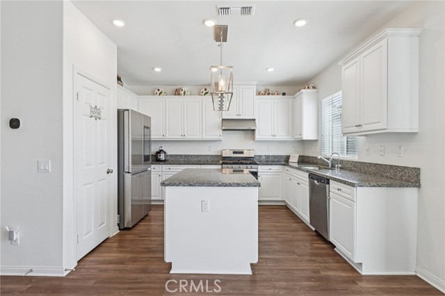 Detail Gallery Image 9 of 28 For 18811 Nanza St, Riverside,  CA 92508 - 4 Beds | 3 Baths