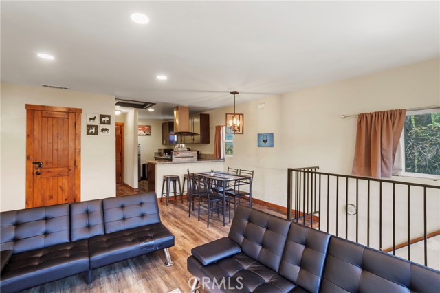29251 Lake Brook Avenue, Cedar Glen CA: https://media.crmls.org/medias/a85082f5-71be-4b2f-b99c-faa33f0c87c1.jpg
