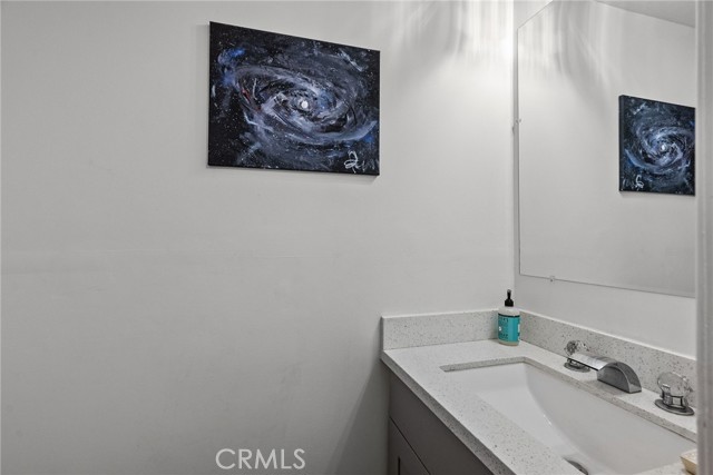 5463 Newcastle Avenue, Encino CA: https://media.crmls.org/medias/a851253d-100d-4c79-8663-ab5070c2f611.jpg