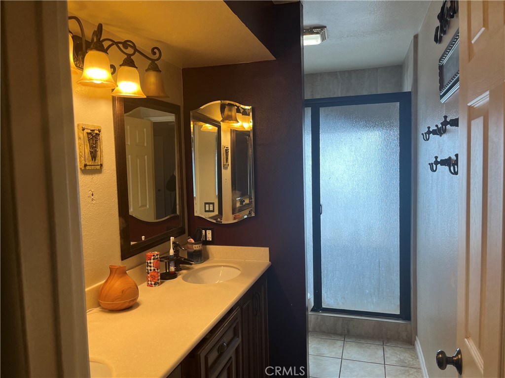 https://media.crmls.org/medias/a85143c9-7578-430b-a162-1a0f2b532215.jpg?preset=X-Large