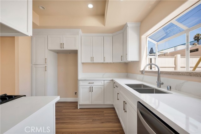 19017 Gault Street, Reseda CA: https://media.crmls.org/medias/a851ccd1-843c-435c-8389-355fe5ef5604.jpg