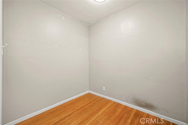 5715 Norwich, Van Nuys CA: https://media.crmls.org/medias/a851e7fc-5738-4381-8227-19678f91cd20.jpg