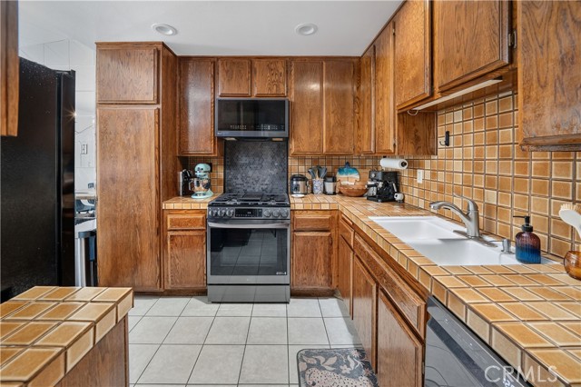 Detail Gallery Image 12 of 35 For 25784 Covala Ct, Valencia,  CA 91355 - 2 Beds | 2 Baths