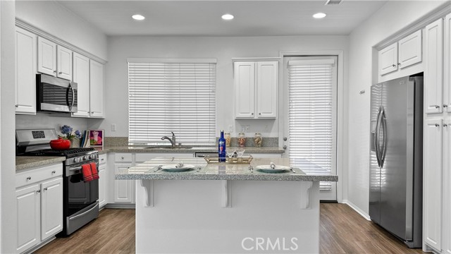 422 W Route 66, Glendora CA: https://media.crmls.org/medias/a852e3d0-68fa-4932-959a-45b1a93ef61d.jpg