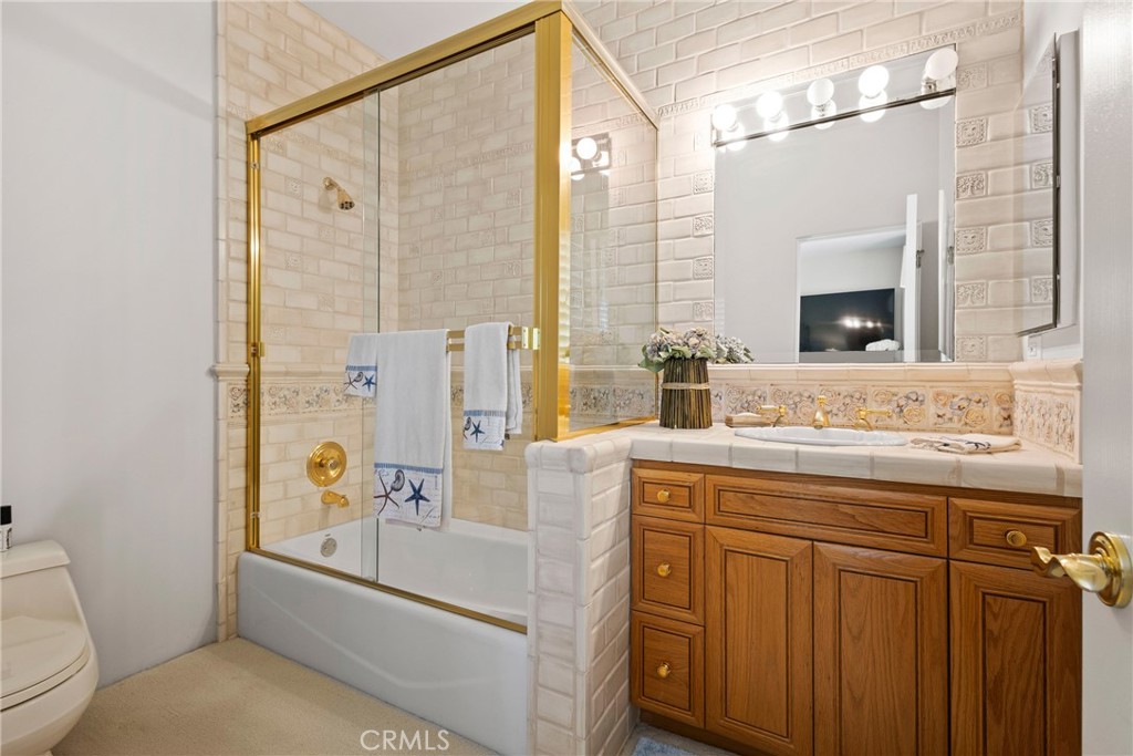 https://media.crmls.org/medias/a852eb21-8d48-4fdd-80f4-4bcc00c400d0.jpg?preset=X-Large