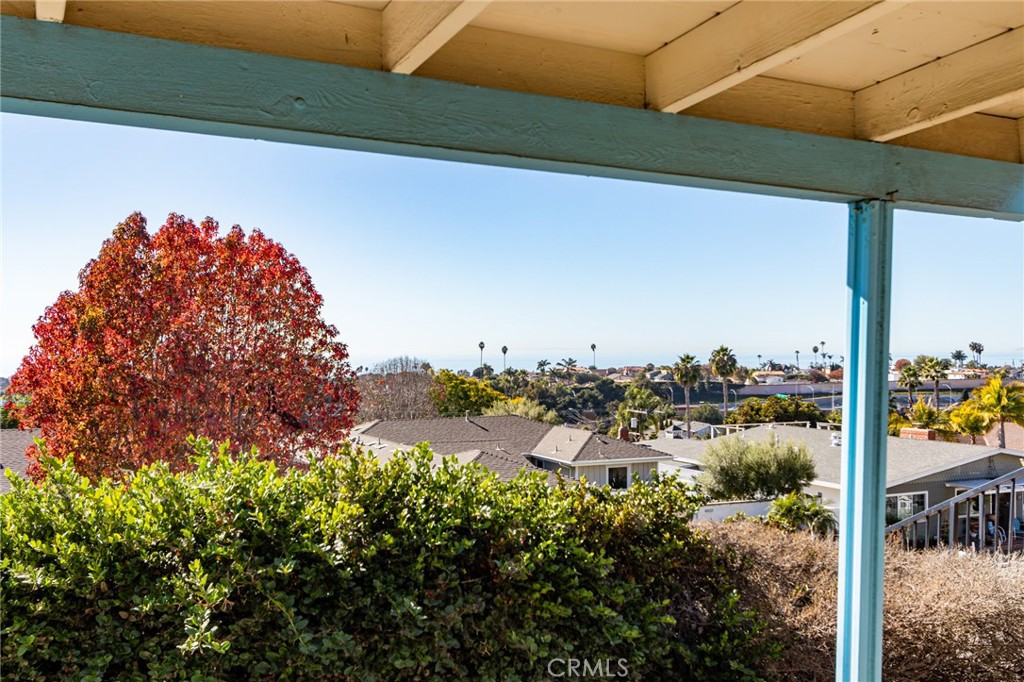 MLS #OC25102046 img 3