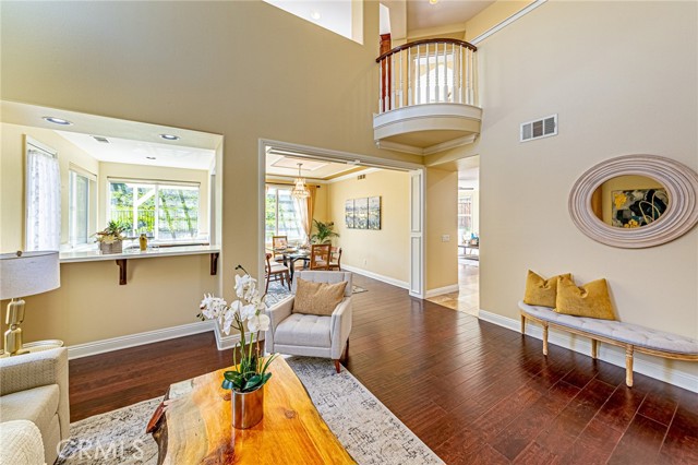 Detail Gallery Image 8 of 62 For 17730 Wren Dr, Canyon Country,  CA 91387 - 5 Beds | 3 Baths