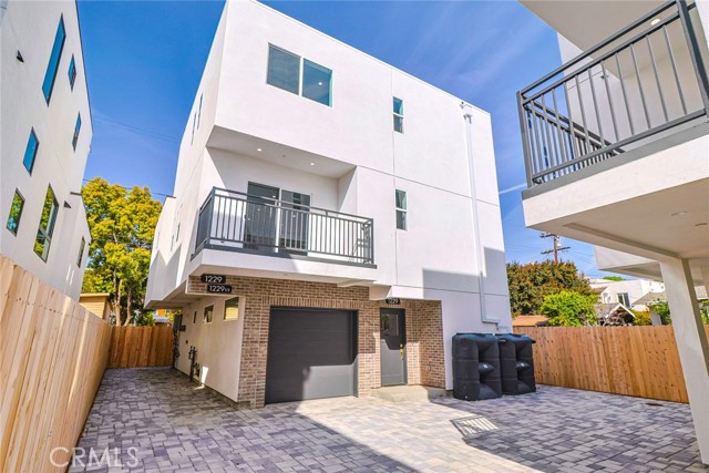1227 N June Street, Hollywood CA: https://media.crmls.org/medias/a85470c4-1d13-43c0-94ff-907ed2c81cc6.jpg