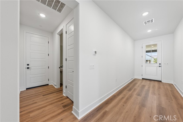 30105 Hillside Place, Castaic CA: https://media.crmls.org/medias/a854c651-ee8c-4c62-8c6e-648730756261.jpg