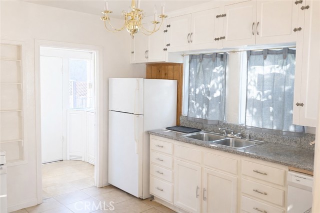 Detail Gallery Image 4 of 14 For 1238 Gardner St, West Hollywood,  CA 90046 - 2 Beds | 1 Baths