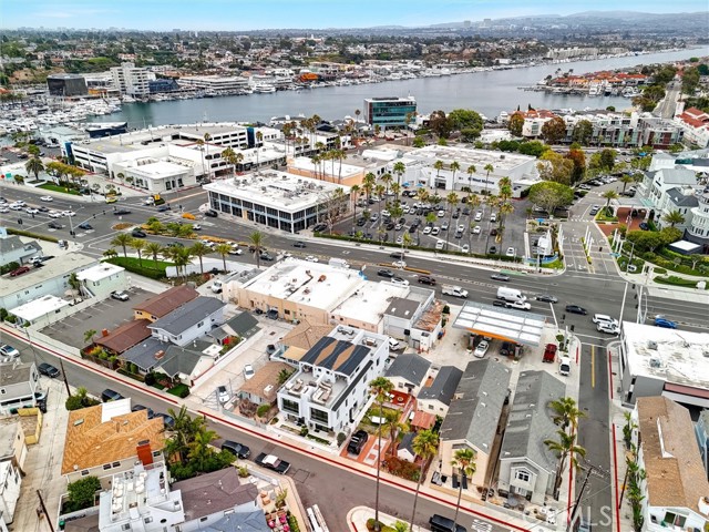506 Clubhouse Avenue, Newport Beach CA: https://media.crmls.org/medias/a855c836-ebfd-433b-8815-653fa4a22d3b.jpg