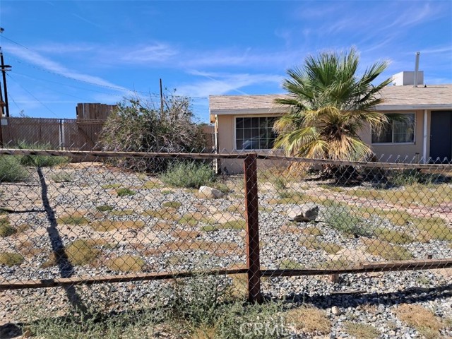 Detail Gallery Image 3 of 24 For 73353 Yucca Ave, Twentynine Palms,  CA 92277 - 3 Beds | 2 Baths