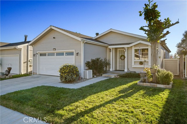 Detail Gallery Image 2 of 30 For 20060 Shadow Island Dr, Canyon Country,  CA 91351 - 2 Beds | 2 Baths