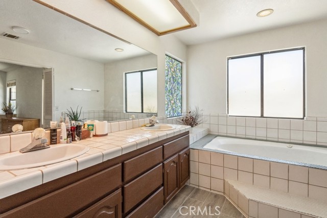 8636 Riggins Road, Phelan CA: https://media.crmls.org/medias/a8580beb-c338-41ed-ba1e-5f524ef19797.jpg