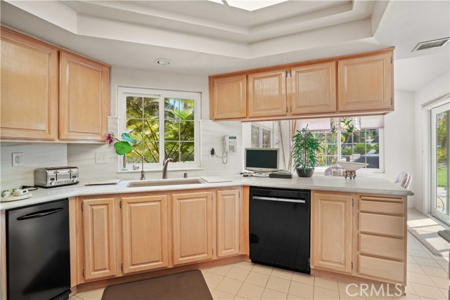 Detail Gallery Image 13 of 41 For 2124 Cervato Dr, Camarillo,  CA 93012 - 4 Beds | 2/1 Baths