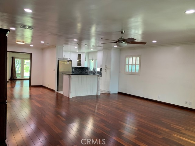 220 Laurel Avenue, Arcadia CA: https://media.crmls.org/medias/a85a590a-3d9f-4e8a-ba2b-15c9cb7b42c3.jpg