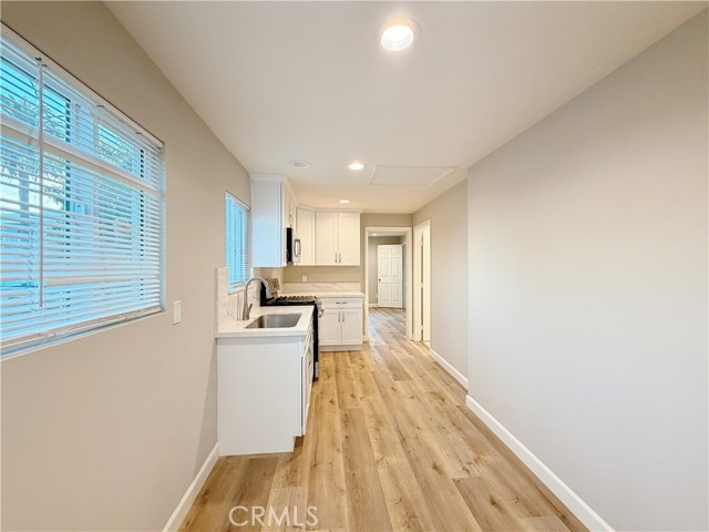 Detail Gallery Image 2 of 10 For 516 E D St #B,  Ontario,  CA 91764 - 2 Beds | 1 Baths