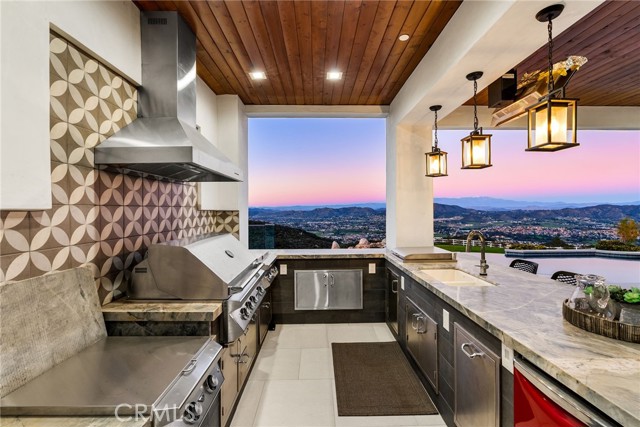 Detail Gallery Image 11 of 75 For 37731 via Baya, Murrieta,  CA 92562 - 7 Beds | 7/2 Baths