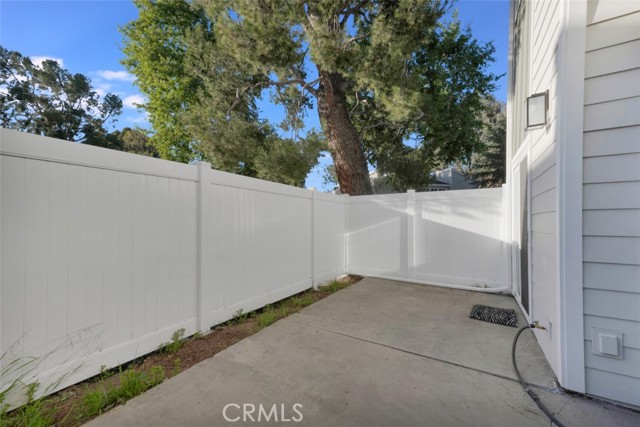 Detail Gallery Image 8 of 39 For 18200 Andrea Cir #6,  Northridge,  CA 91325 - 3 Beds | 2/1 Baths