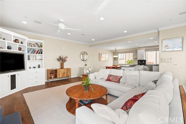 710 11th Street, Hermosa Beach CA: https://media.crmls.org/medias/a85fdc09-01db-4417-a999-a30753cb343c.jpg