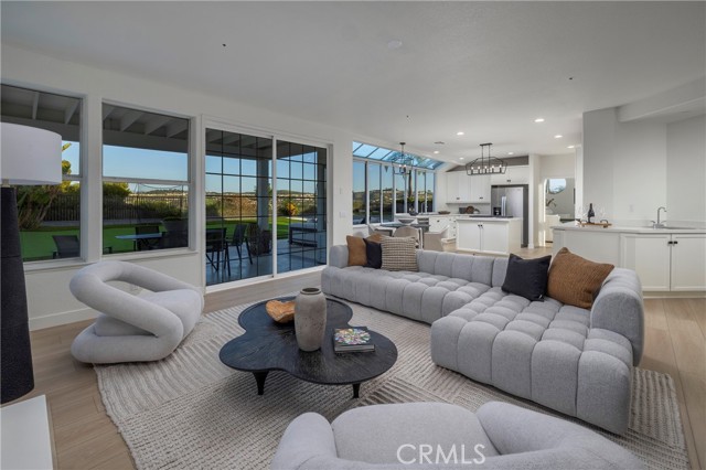 Detail Gallery Image 14 of 38 For 2000 Corte Cardelina, San Clemente,  CA 92673 - 4 Beds | 3 Baths