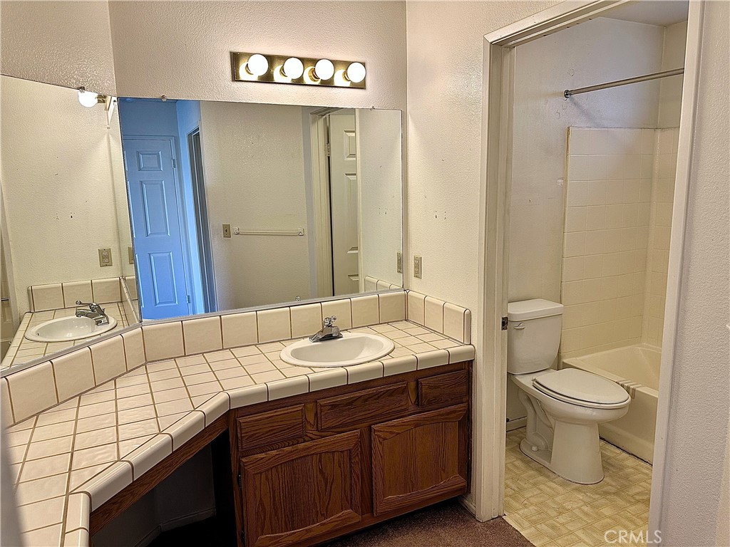 https://media.crmls.org/medias/a860bc76-1b6c-4b77-9d9b-389be06ac1bd.jpg?preset=X-Large